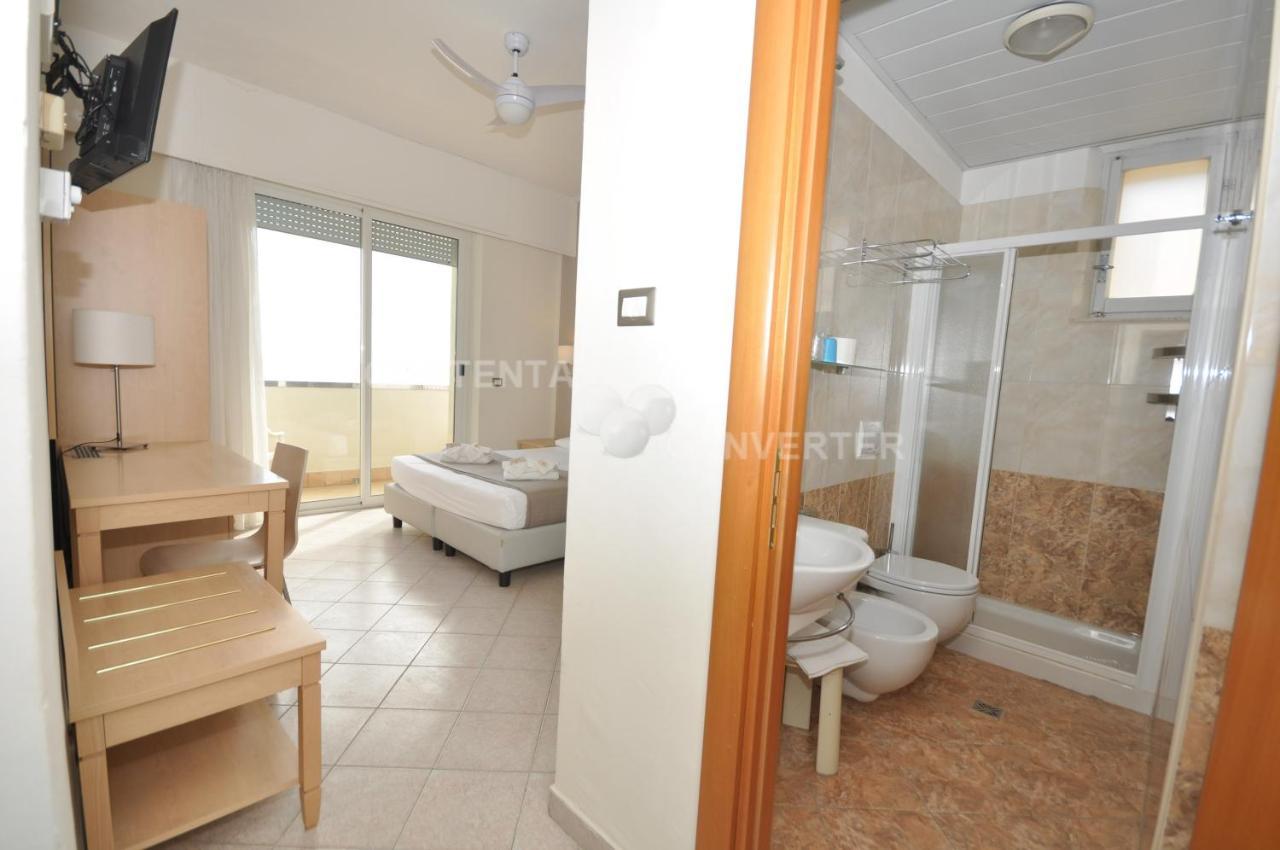 Hotel Adriatic&Beauty Римини Екстериор снимка