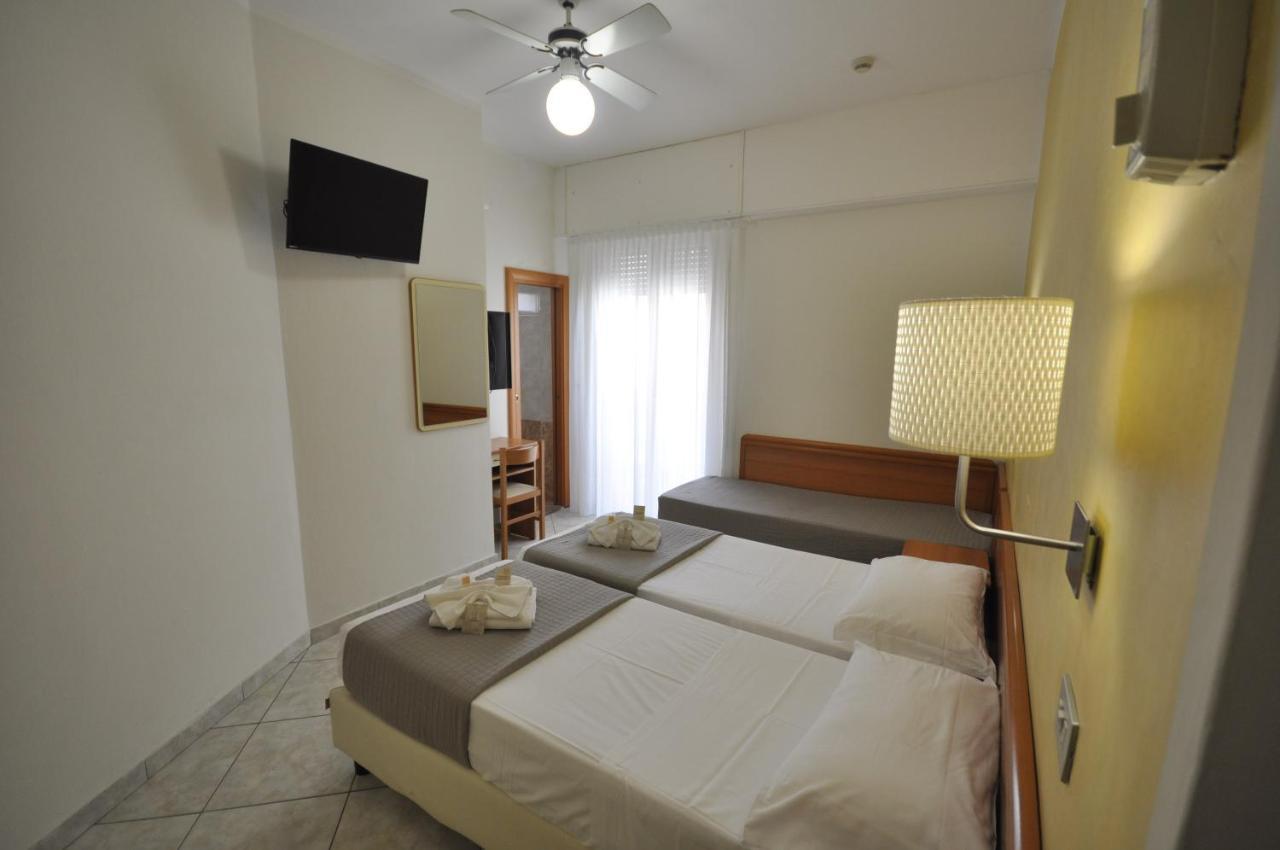 Hotel Adriatic&Beauty Римини Екстериор снимка