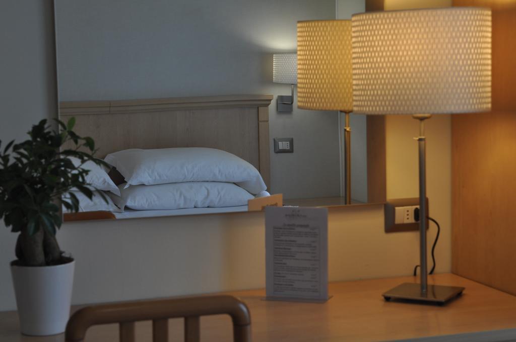 Hotel Adriatic&Beauty Римини Екстериор снимка