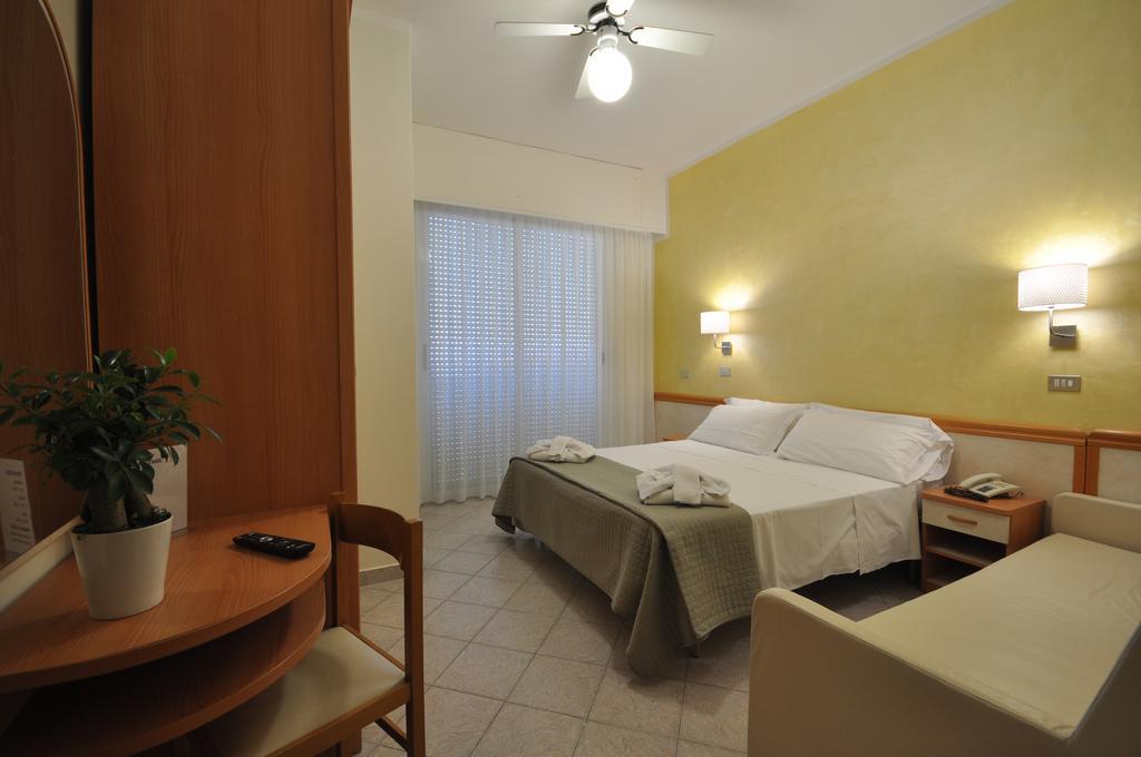 Hotel Adriatic&Beauty Римини Екстериор снимка
