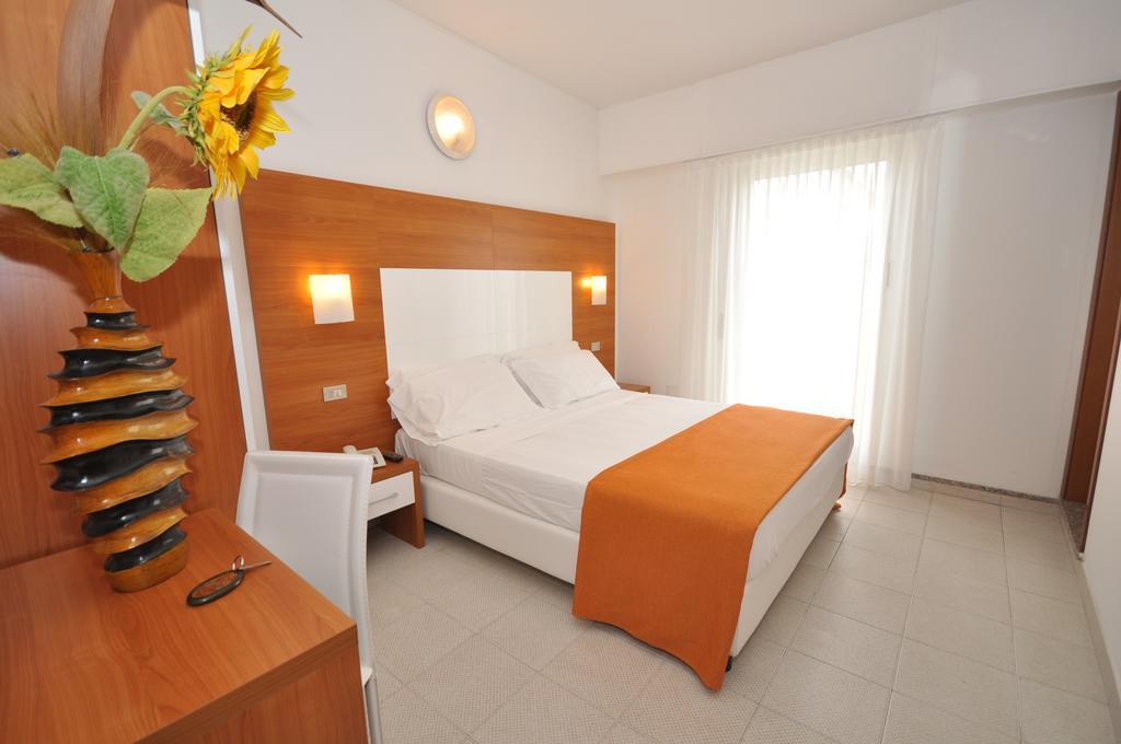 Hotel Adriatic&Beauty Римини Стая снимка