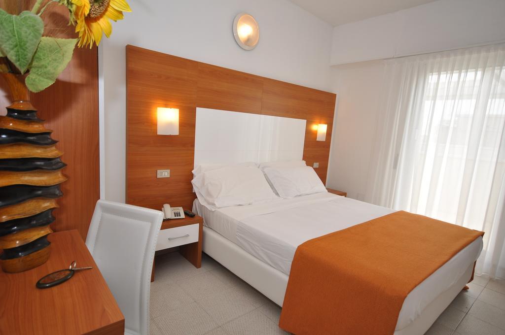 Hotel Adriatic&Beauty Римини Екстериор снимка