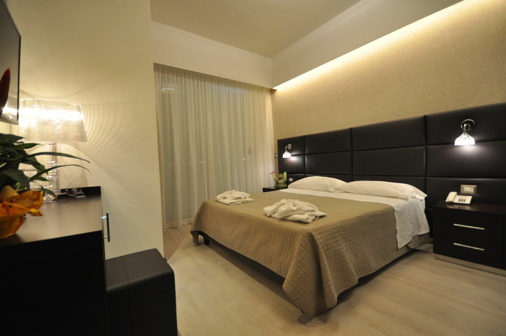 Hotel Adriatic&Beauty Римини Екстериор снимка